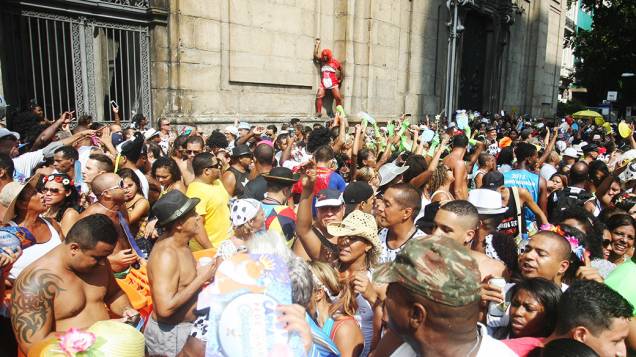 Cordão da Bola Preta arrasta multidão no Rio de Janeiro 14/02/2015