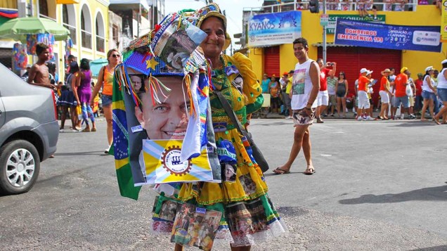 O bloco de carnaval Galo da Madrugada desfila na manhã deste sábado (14), durante o Carnaval do Recife 2015