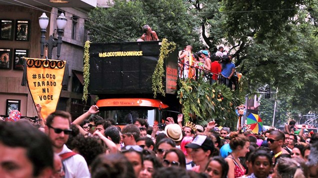 O bloco Tarado Ni Você, homenageando Caetano Veloso, deu início em seu desfile no cruzamento da Avenia Ipiranga com a Avenida São João