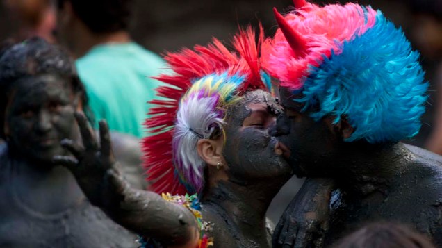 Casal durante o carnaval em Curuçá, no Pará