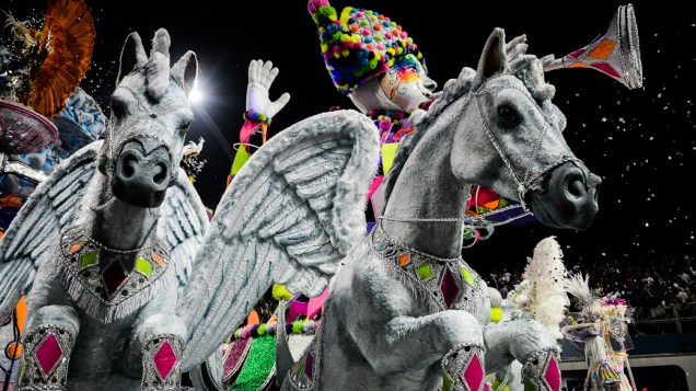 Carro alegórico da Mocidade Alegre, campeã do Carnaval 2013