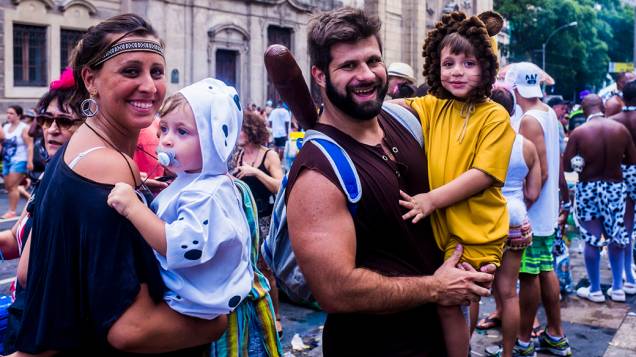 Família no bloco Cordão do Boitatá na Praça XV, no Rio de Janeiro Família no bloco Cordão do Boitatá na Praça XV, no Rio de Janeiro