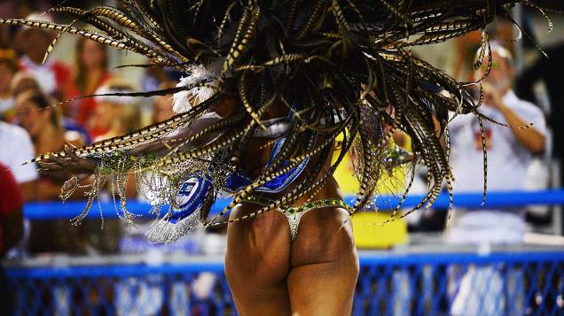 A escola de samba Império da Tijuca foi a primeira a desfilar, no Rio de Janeiro