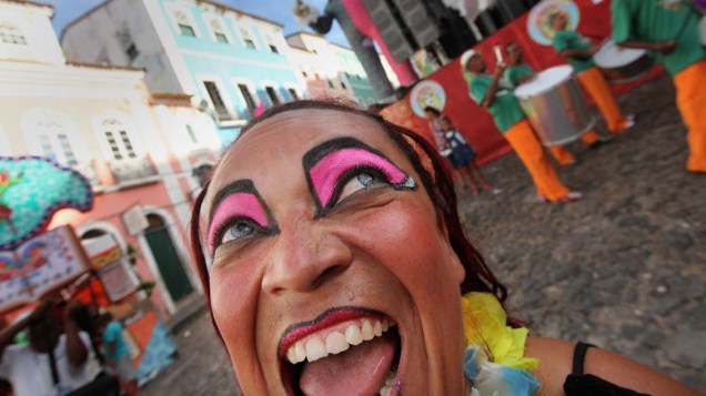 Foliões durante segundo dia de Carnaval em Salvador