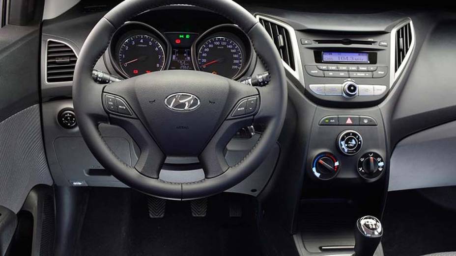 Detalhe do interior do novo HB20, compacto da Hyundai, apresentado na Bahia
