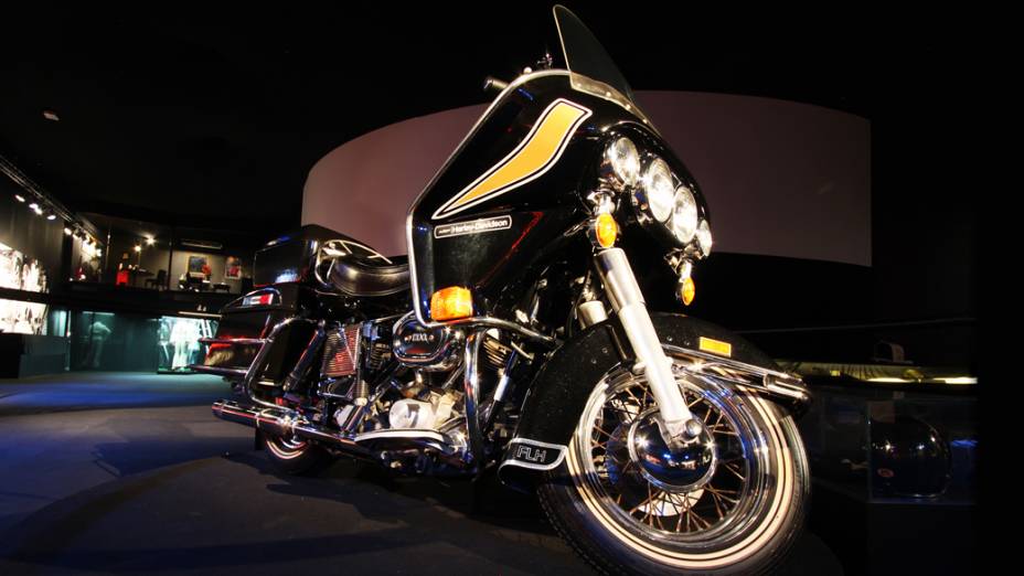 Entre as várias Harley-Davidson de Elvis destacam-se duas Electra-Glide 1200 1976, uma delas é esta preta