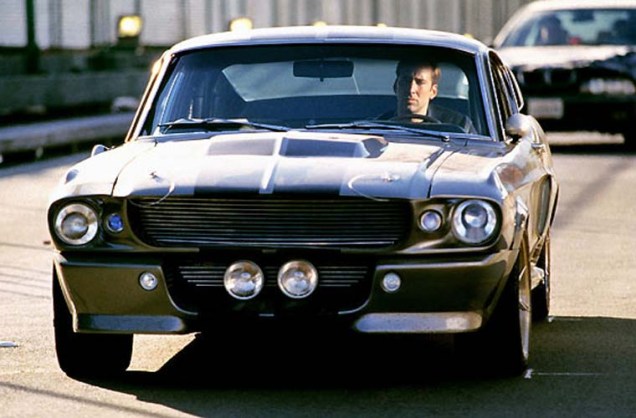 O Shelby GT500 ficou conhecido em 60 Segundos. No filme, Nicolas Cage é um ladrão e foi preso por causa do carro.