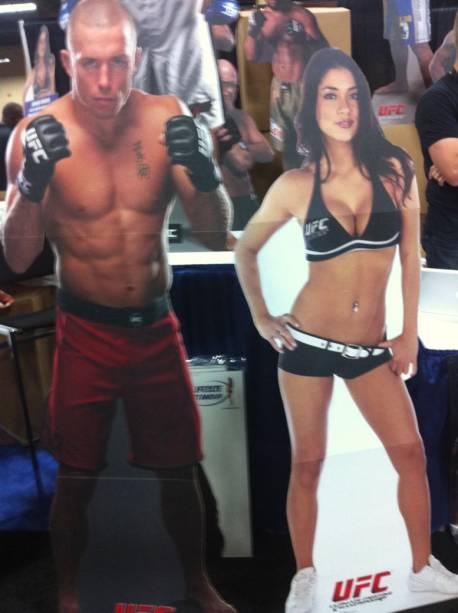 Cartazes em tamanho natural de Georges St. Pierre e Arianny Celeste à venda - 25 dólares cada um