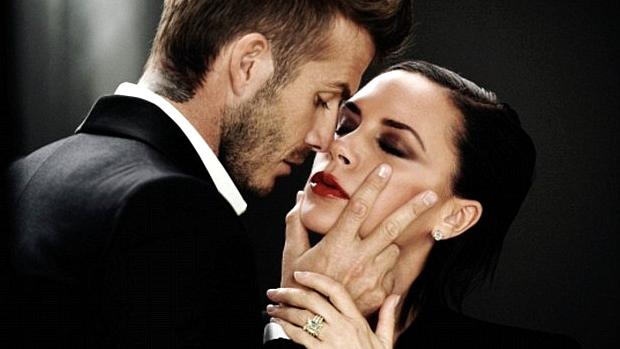 David e Victoria Beckham estrelam campanha de perfume