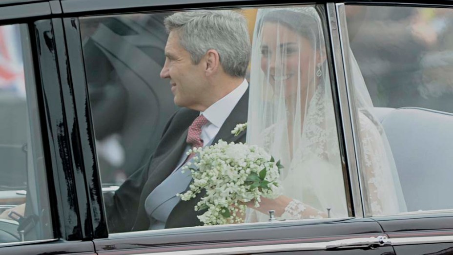 Kate Middleton deixa o hotel Goring rumo à Abadia de Westminster