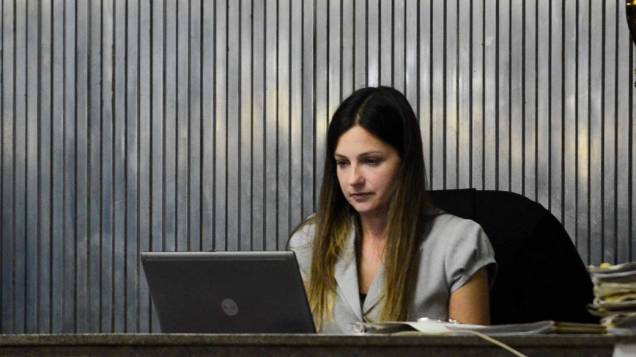 Juíza Milena Dias no tribunal do fórum de Santo André durante o quarto dia de julgamento de Lindemberg Alves Fernandes Juíza Milena Dias no tribunal do fórum de Santo André durante o quarto dia de julgamento de Lindemberg Alves Fernandes