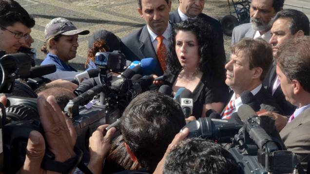 Advogada de defesa, Ana Lúcia Assad, chega para o terceiro dia de julgamento Advogada de defesa, Ana Lúcia Assad, chega para o terceiro dia de julgamento