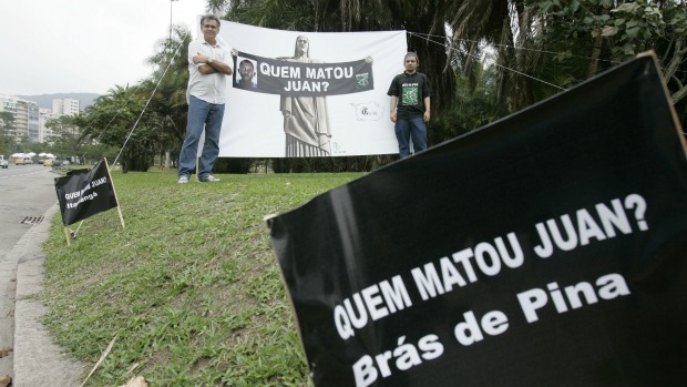 A ONG Rio de Paz protesta e exige resposta sobre a morte do menino Juan de Moraes, que desapareceu após uma operação policial na favela onde vivia