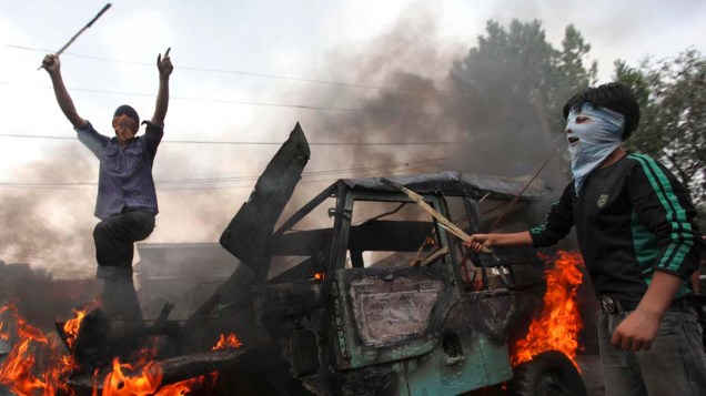 Manifestantes protestam contra o controle indiano na Caxemira