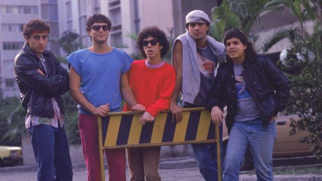 Cazuza (o segundo da direita para a esquerda) com os demais integrantes do Barão Vermelho Cazuza (o segundo da direita para a esquerda) com os demais integrantes do Barão Vermelho