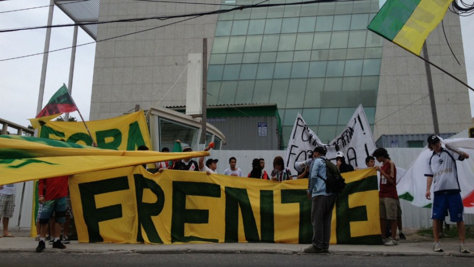Protesto na sede da CBF, no Rio de Janeiro