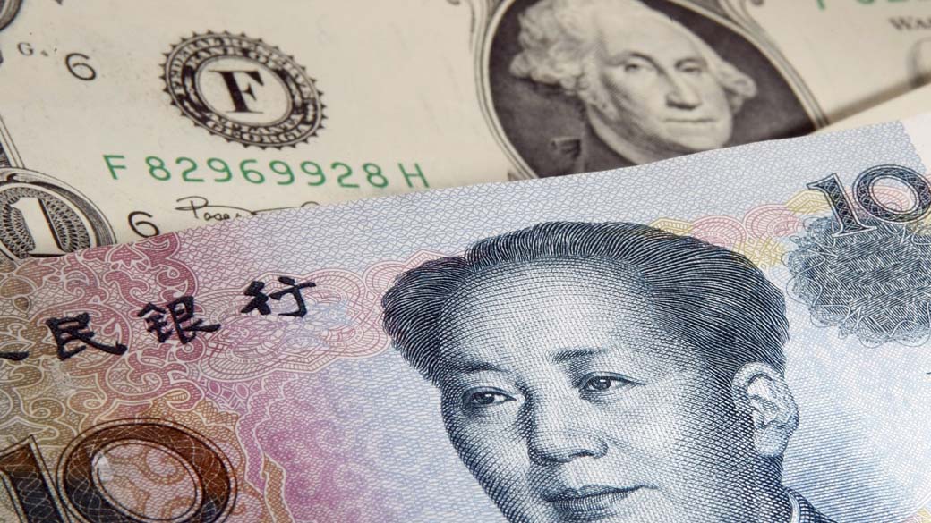 Cédulas de Iuanes e Dólar