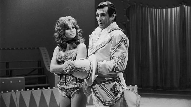 Pepita Rodrigues e Paulo Goulart no programa "O Circo", da TV Tupi (1975)
