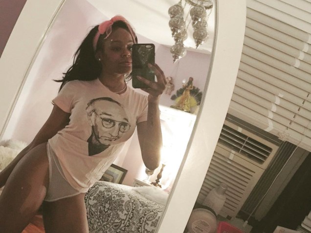 Azealia Banks sensualiza em selfie no Instagram