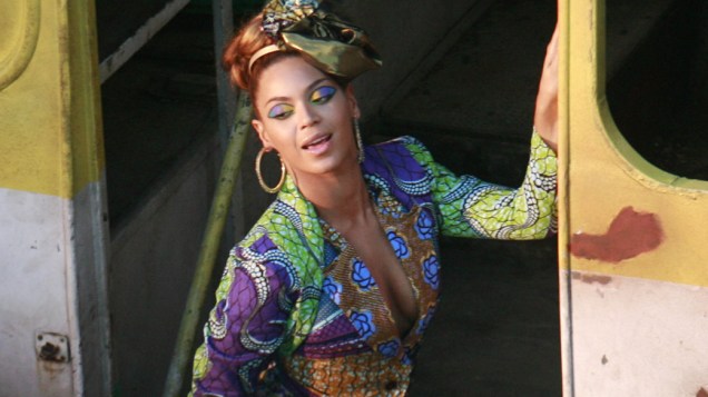 Beyoncé durante gravação de videoclipe no Rio