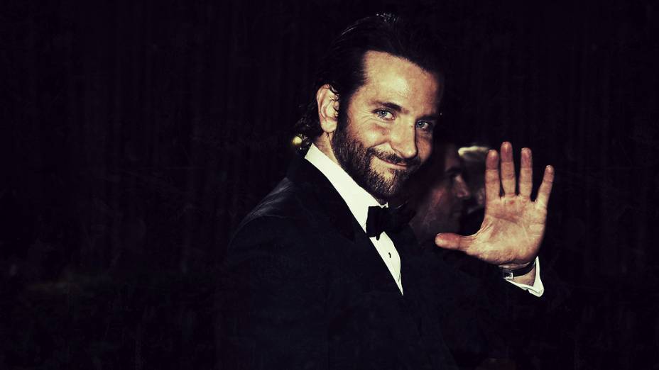 Bradley Cooper durante sua saída no Oscar 2013 em Hollywood, Califórnia