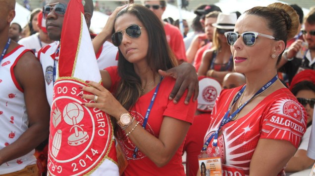Musa da Salgueiro, Viviane Araújo, acompanha a apuração do Carnaval do Rio