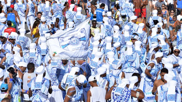 Bloco Filhos de Gandhy desfila no circuito Barra - Ondina no Carnaval de Salvador na segunda, 3