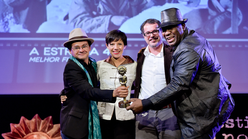 Elenco de 'A Estrada 47', vencedor do prêmio de Melhor Filme no Festival de Cinema de Gramado