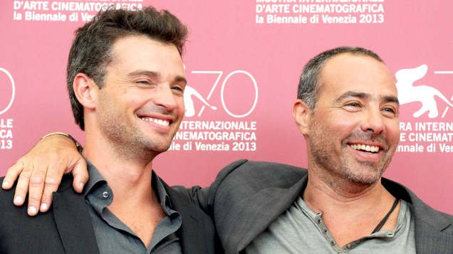 Ator Tom Welling e o diretor do filme Parkland, Peter Landesman, durante o Festival de Veneza