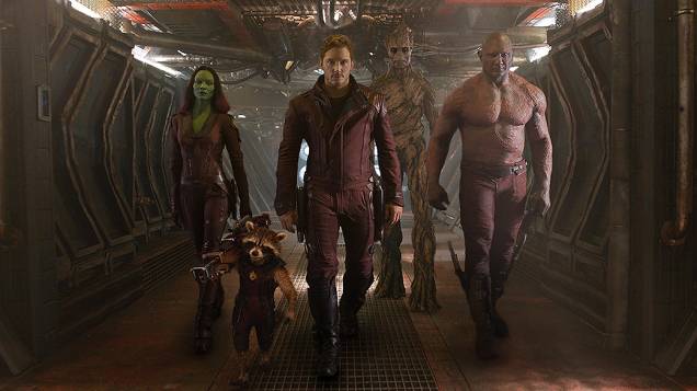 Os personagens Gamora, Peter, Rocket, Groot e Drax em Guardiões da Galáxia