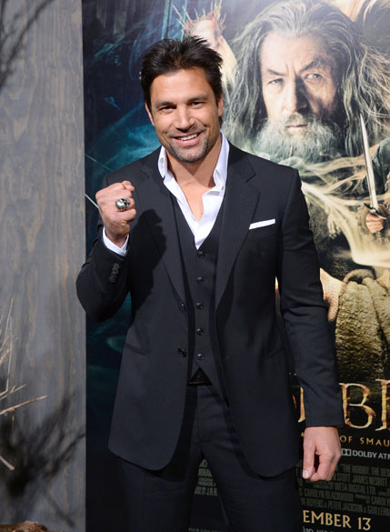 Ator Manu Bennett durante a première do filme O Hobbit: A Desolação de Smaug, em Hollywood