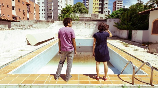 Cena do filme O Som ao Redor (2012), de Kleber Mendonça Filho