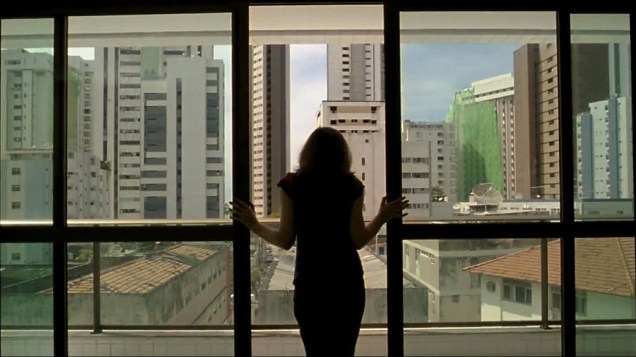 Cena do filme O Som ao Redor, de Kleber Mendonça Filho