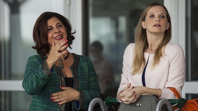 As atrizes Catarina Abdalla e Fernanda Rodrigues em cena do filme Vestido Pra Casar