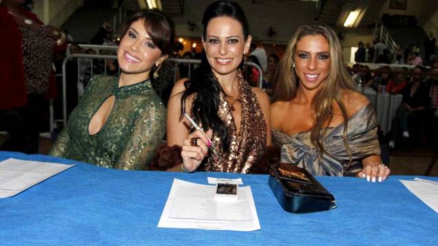 Nadja Haddad, Cozete Gomes e Mariana Mesquita, no Concurso Miss Gay 2013, em São Paulo