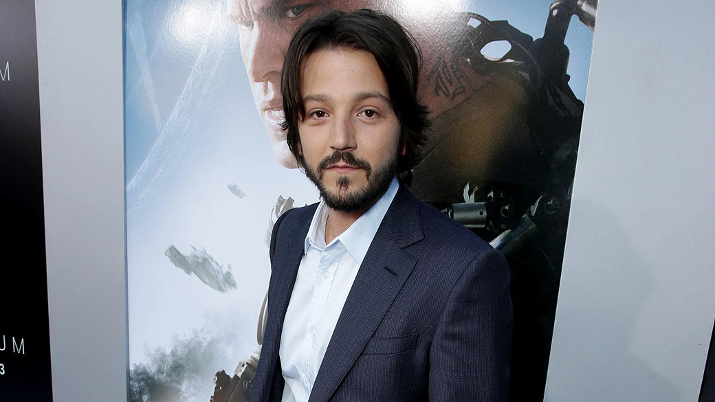 Ator Diego Luna, na pré-estreia de 'Elysium' em Los Angeles