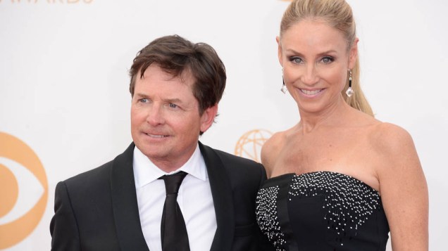 Ator Michael J. Fox e sua esposa Tracy Pollan, chega para a premiação do Emmy, em Los Angeles