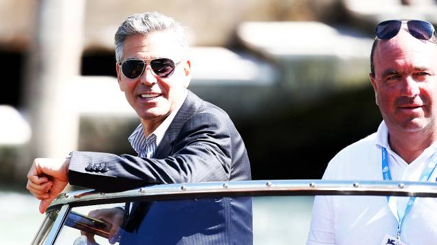 George Clooney chega de barco à coletiva de imprensa do filme Gravidade, no 70º Festival de Veneza