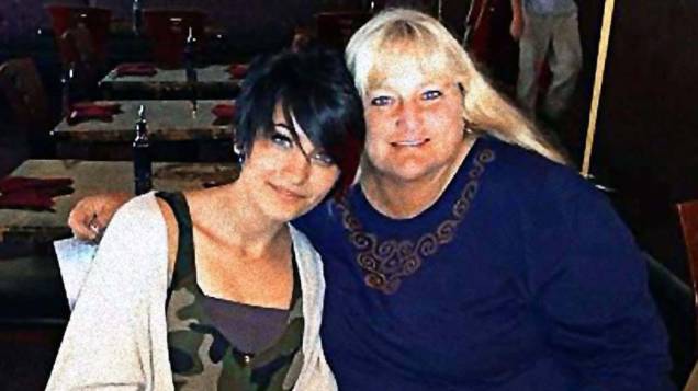 Paris Jackson com a mãe Debbie Rowe