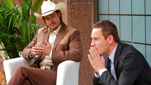 Brad Pitt e Michael Fassbender no filme O Conselheiro do Crime