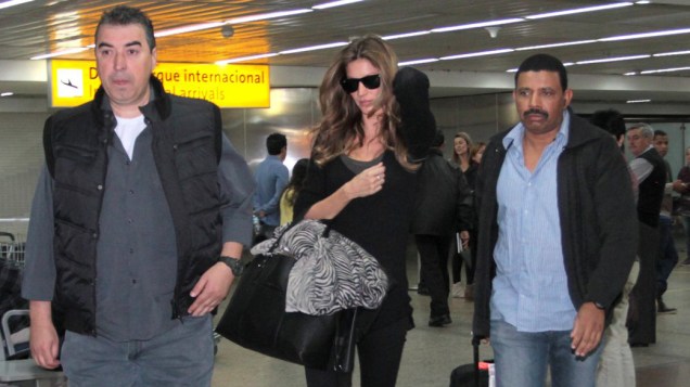 Gisele Bündchen chega ao aeroporto internacional de Guarulhos, em São Paulo