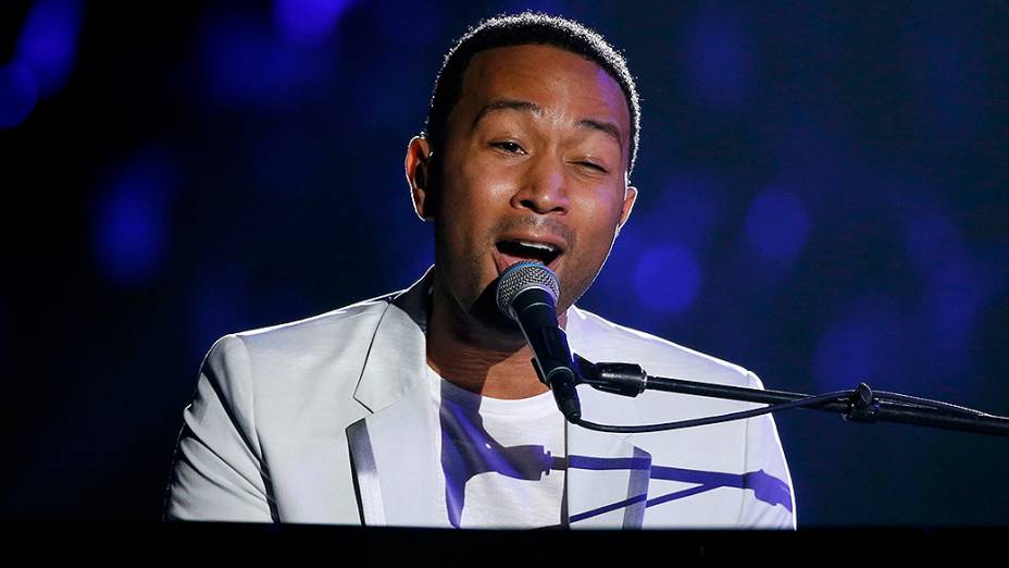 John Legend se apresenta durante a premiação do Grammy 2014