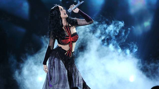 Katy Perry se apresenta durante a premiação do Grammy 2014