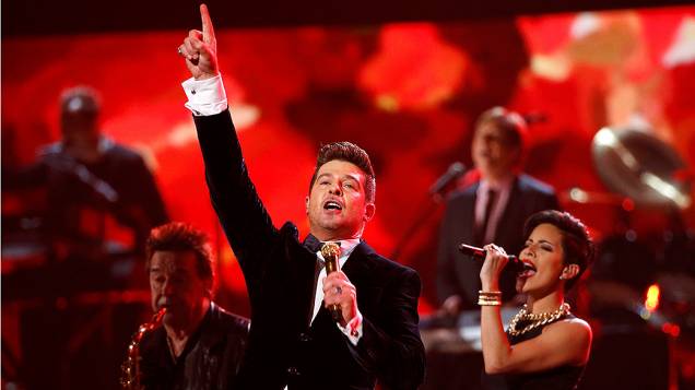 Robin Thicke‏ se apresenta durante a premiação do Grammy 2014
