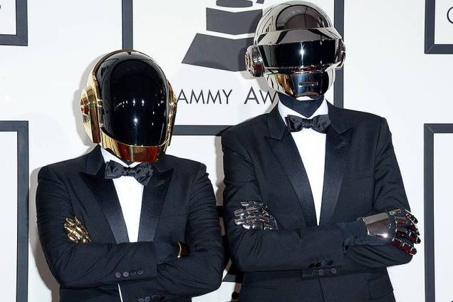 Daft Punk na chegada para a premiação do Grammy 2014, em Los Angeles