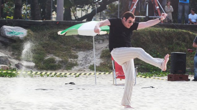 John Travolta na Gravação no recreio dos Bandeirantes para marca de Cachaca Yipioca