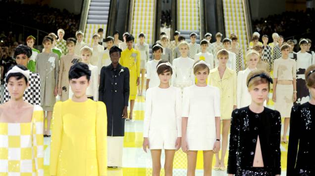 Desfile da Louis Vuitton da Primavera-Verão 2013