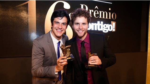 Os atores Matheus Solano e Thiago Fragoso, durante a 16ª edição do Prêmio Contigo! de TV, no Hotel Copacabana Palace, no Rio de Janeiro