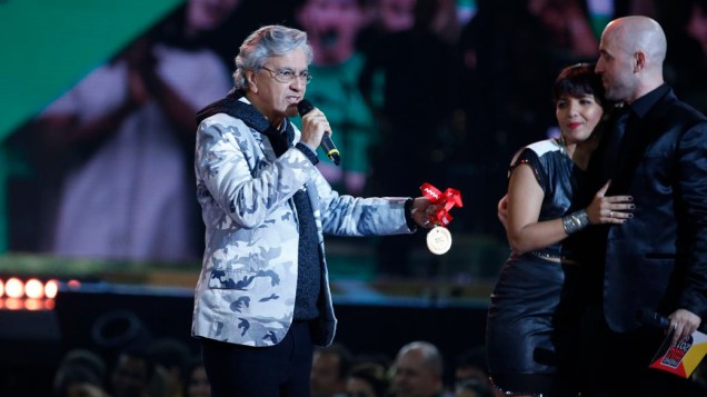 Caetano Veloso durante apresentação na 20ª edição do Prêmio Multishow 2013, com apresentação de Ivete Sangalo e Paulo Gustavo, na Arena da Barra, no Rio de Janeiro