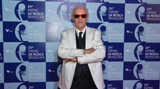 O ator Ney Latorraca chega para o 24º Prêmio da Música Brasileira, no Rio de Janeiro